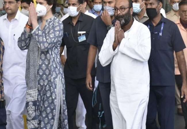 लखीमपुर खीरी में मृत किसानों की अंतिम अरदास में शामिल होंगी प्रियंका गांधी वाड्रा, राकेश टिकैत भी पहुंचे