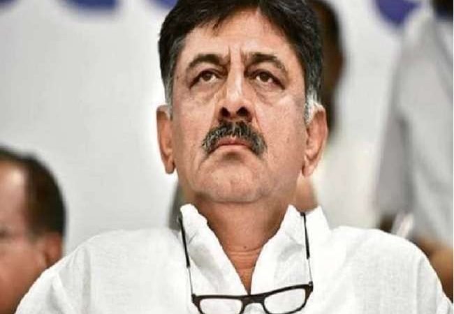 कर्नाटक कांग्रेस के नेताओं की बातचीत में खुलासा- डीके शिवकुमार ने ली थी 100 करोड़ की रिश्वत, नेताओं पर कार्रवाई