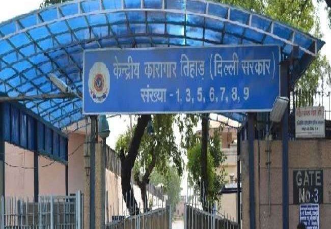 तिहाड़ जेल के 32 अधिकारियों के खिलाफ दिल्ली पुलिस ने दर्ज किया मामला