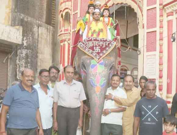 प्राचीन रामलीला में हुआ हनुमान जी का अशोक वाटिका प्रवेश एवं लंका दहन का मंचन