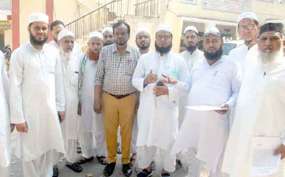 मुत्तहिदा मजलिस अमल के प्रतिनिधिमंडल ने डीएम को सौंपा ज्ञापन