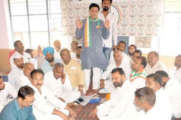 कांग्रेस की बैठक में तय की गई प्रतिभा यात्रा की रणनीति