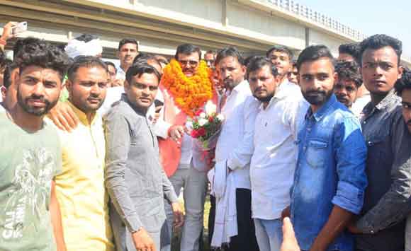 शिक्षा पर ध्यान दें गुर्जर समाज के युवा: चैम्पियन
