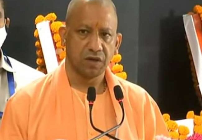 सीएम योगी आदित्यनाथ का दंगाइयों को अल्टीमेटम, दंगा करोगे तो छह पीढ़ियां भरेंगी हर्जाना