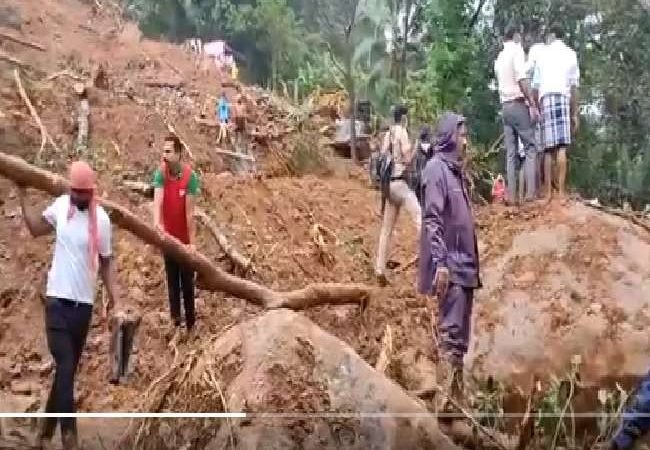 केरल में भारी बारिश और भूस्खलन से तबाही, अब तक 9 लोगों की मौत, रेस्क्यू आपरेशन जारी