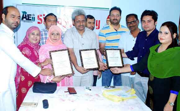 सर सैयद अहमद खान की शिक्षाओं का अनुसरण करने की जरूरत