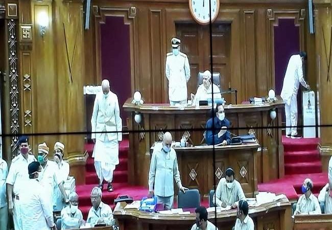 उत्तर प्रदेश विधानसभा उपाध्यक्ष पद के लिए मतदान प्रारंभ, ‘सपा’ से ही सपा का मुकाबला