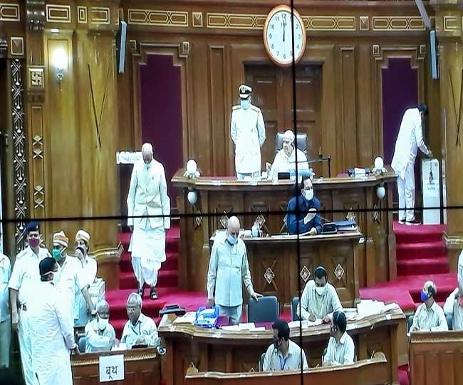 उत्तर प्रदेश विधानसभा उपाध्यक्ष पद के लिए मतदान प्रारंभ, ‘सपा’ से ही सपा का मुकाबला