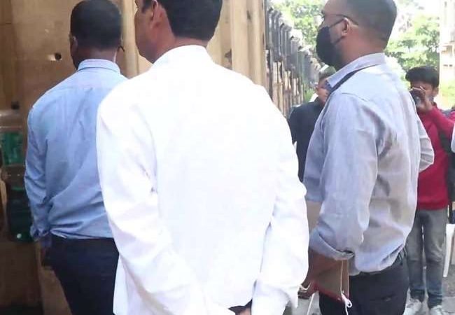 Aryan Khan ड्रग्स केस के बीच शाह रुख के घर ‘मन्नत’ पहुंची एनसीबी की टीम…जानें डिटेल्स