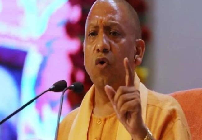 सीएम योगी आदित्यनाथ का बड़ा निर्णय, यूपी में माफिया के कब्जे से मुक्त जमीनों पर बनेंगे गरीबों के आवास