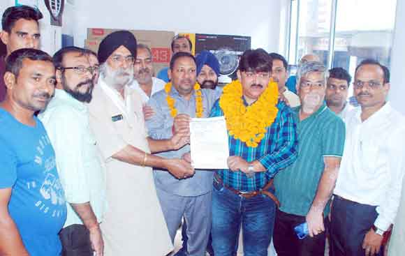 मनोज प्रजापति बने उ.प्र. उद्योग व्यापार प्रतिनिधिमंडल के महानगर अध्यक्ष