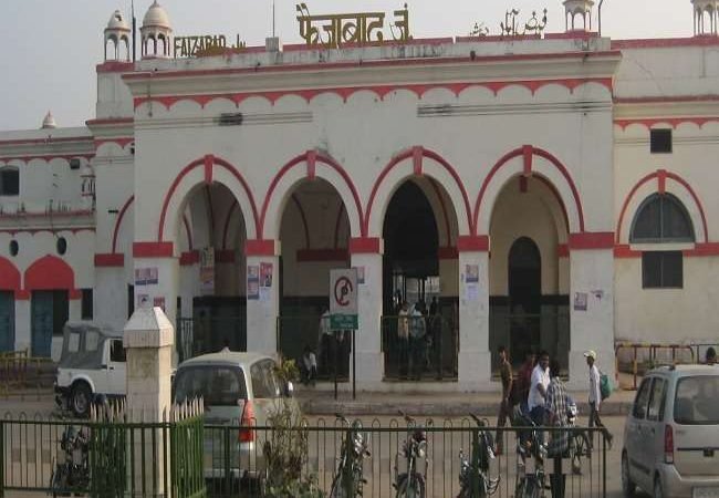 मुख्यमंत्री योगी आदित्यनाथ ने फैजाबाद रेलवे स्टेशन का नाम बदला, अब नया नाम अयोध्या कैंट