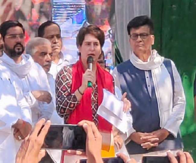 बाराबंकी में प्रियंका गांधी की घोषणा, किसानों का कर्ज माफ करने के साथ 20 लाख लोगों को सरकारी नौकरी