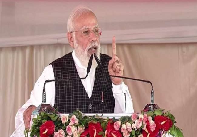 LIVE: पीएम मोदी बोले- हमको भरोसा है कि पूर्वाचल सिर्फ उत्तर प्रदेश ही नहीं, बनेगा देश का मेडिकल का हब
