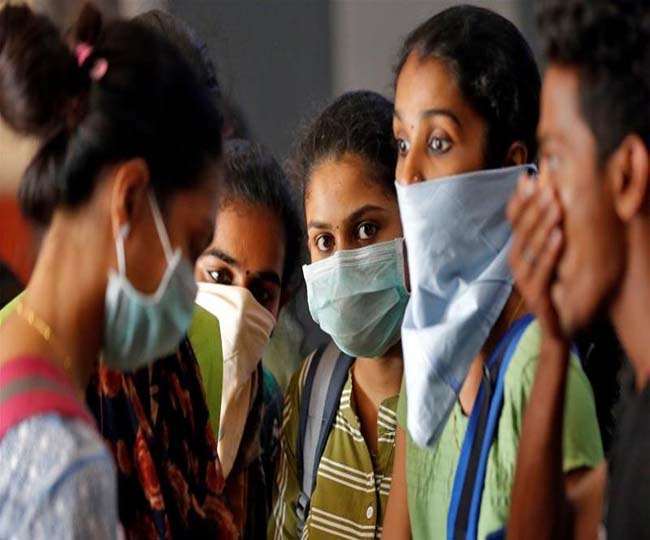 13 हजार से नीचे पहुंचे कोरोना के नए केस, दो दिन बाद मौतों की संख्या में भी कमी