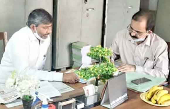 जिला विद्यालय निरीक्षक ने किया कालेज का निरीक्षण, दिए वेतन रोकने के निर्देश