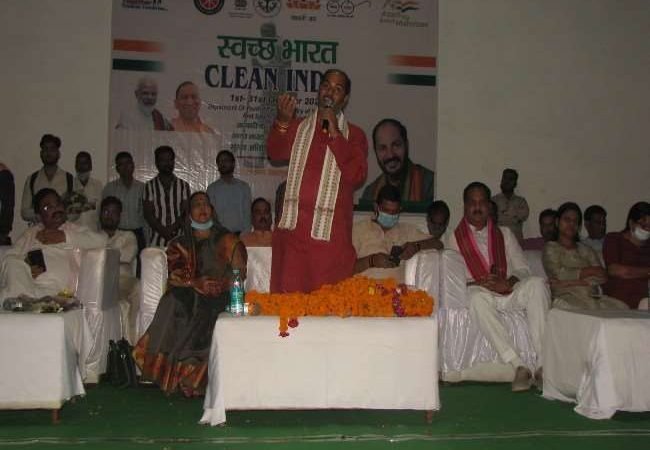 यूपी के मंत्री उपेंद्र तिवारी ने पीएम नरेन्‍द्र मोदी को बताया भगवान का अवतार, कहा- प्रधानसेवक के रूप में काम करने आए