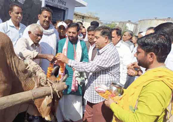 दि किसान को-आपरेटिव शुगर मिल में किया गया पेराई सत्र का शुभारम्भ
