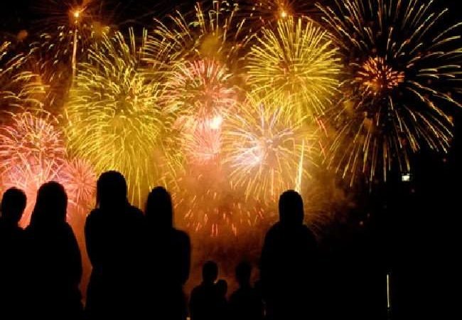 दीपावली पर इस बार उत्तर प्रदेश में बिकेंगे केवल ग्रीन पटाखे, गृह विभाग ने जारी गाइडलाइन