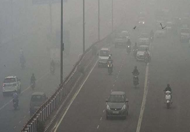 दिल्ली-यूपी, हरियाणा और मुंबई में बढ़ रहा प्रदूषण, जानिए कहां है सबसे ज्यादा खराब हवा