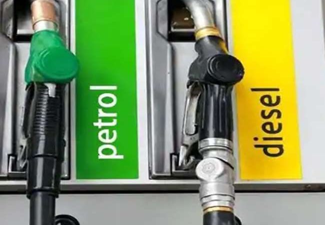 पेट्रोल-डीजल की कीमतों में फिर हुई बढ़ोतरी, जानें आज आपके शहर में किस रेट में मिल रहा है ईंधन