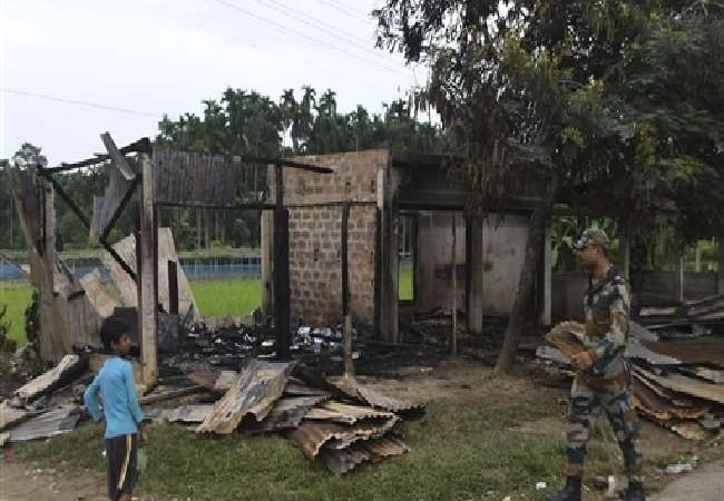 मंदिर में तोड़फोड़ और ABVP नेता पर हमला, लक्ष्मीपुर और कैलाशहर में धारा 144 लागू