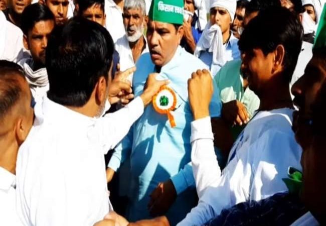 बागपत में जयंत की रैली के दौरान मंच पर हंगामा, हाथापाई और मारपीट, महिला प्रकोष्ठ की जिलाध्यक्ष भड़कीं