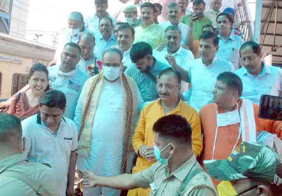 भाजपाइयों ने किया पंचायत राज मंत्री का स्वागत