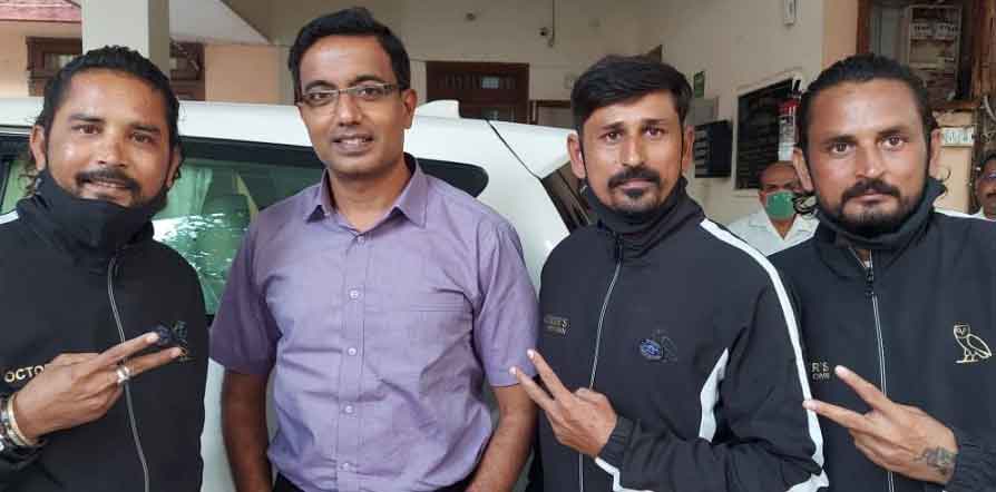 माउट एवरेस्ट पर तिरंगा फहराने वाले तीन पर्वतारोही ने मण्डलायुक्त से मुलाकात की