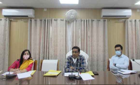 उद्यमियों की समस्याओं का त्वरित और समयबद्ध निस्तारण करें- मण्डलायुक्त