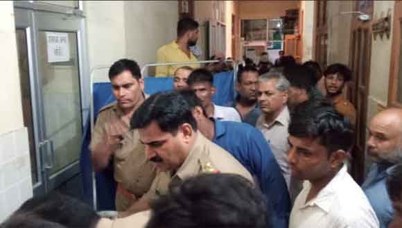 साल्हापुर के पास शाम ढलते ही सरेराह युवक की गोली मारकर हत्या