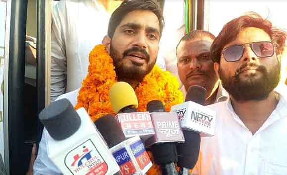 प्रसपा की यात्रा का देवबंद पहुंचने पर कार्यकर्ताओं ने किया स्वागत