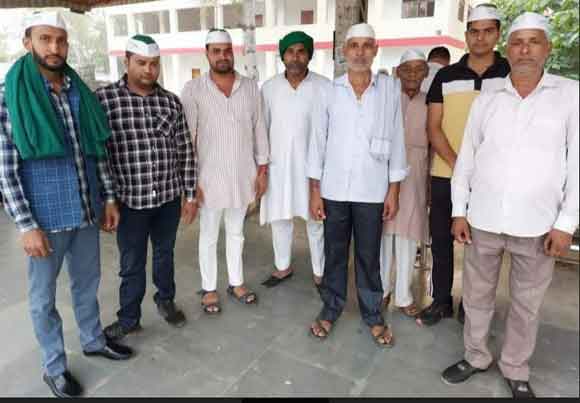 भाकियू तोमर गुट की महापंचायत में शामिल होने के लिये क्षेत्र के दर्जनों किसानों ने लखनऊ के लिये किया कूच