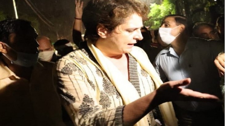 कांग्रेस महासचिव प्रियंका वाड्रा का बड़ा आरोप- मुझे गैर कानूनी रूप से रखा है कैद, 53 घंटे बाद भी नहीं बता पाई पुलिस
