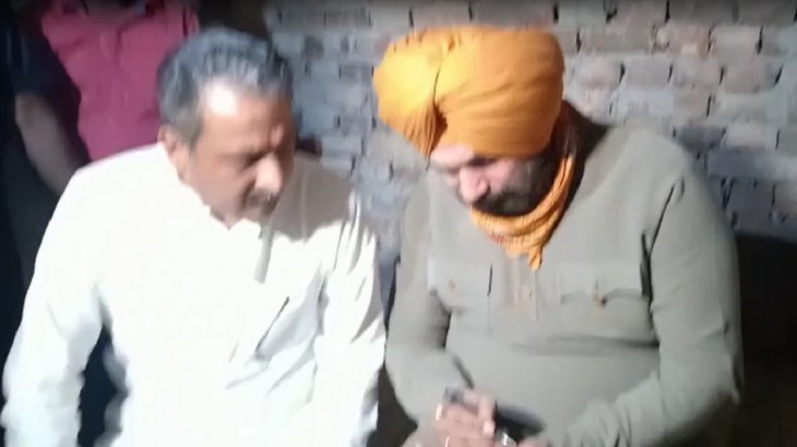 भूख हड़ताल पर बैठे सिद्धू- आशीष को गिरफ्तार करो वरना नहीं करूंगा अन्न जल ग्रहण
