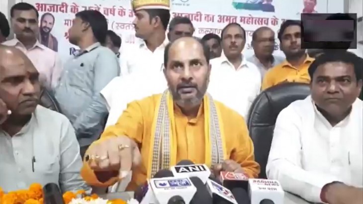 यूपी मंत्री का चौंकाने वाला बयान- केवल मुट्ठी भर लोग करते हैं पेट्रोल का इस्तेमाल