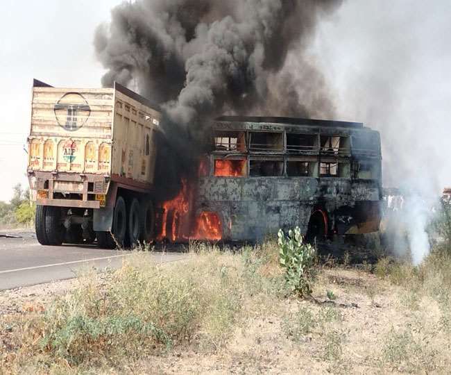 जोधपुर बाड़मेर मार्ग पर भीषण सड़क हादसा, 8 के आग में जलने से मौत, 2 दर्जन से अधिक लोग झुलसे