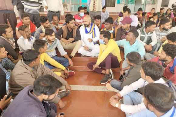 वार्ड ब्वाय को नौकरी से निकालना मानवता की हत्या: गौतम