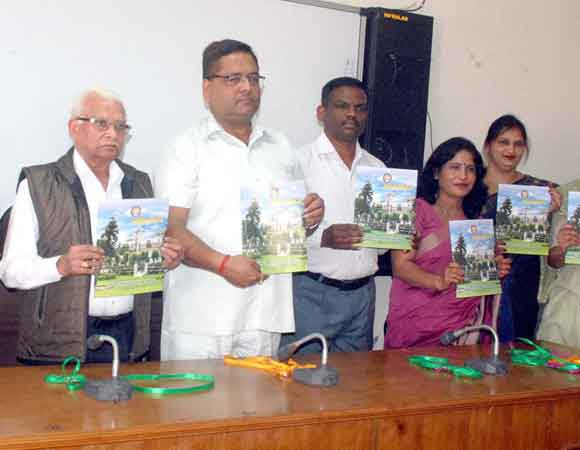 जेवी जैन काॅलेज की वार्षिक पत्रिका अभिव्यक्ति का विमोचन