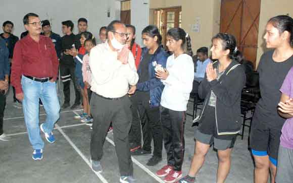 चयन ट्रायल में बैडमिंटन खिलाडिय़ों ने बहाया पसीना