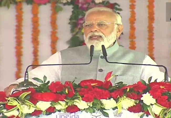 LIVE: यूपी को एक्सप्रेस वे की सौगात, पीएम बोले- पिछले मुख्यमंत्रियों के लिए उनके घर तक सीमित था विकास