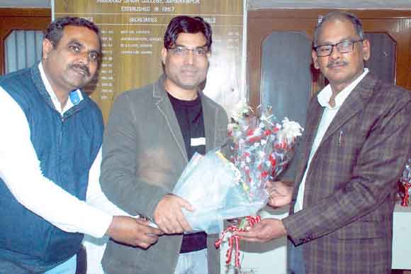 छात्र-छात्राओं की समस्याओं का समाधान कराना ही प्राथमिकता: प्राचार्य