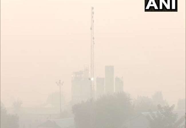 दिल्ली NCR में AQI- 332: काफी खराब कैटेगरी में है हवा , जानें- यूपी व बिहार समेत इन राज्यों के हाल