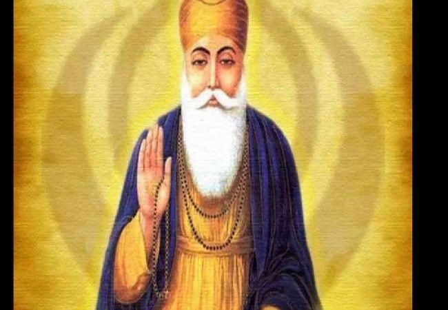 गुरु नानक देव को देश आज कर रहा याद, पीएम मोदी सहित इन दिग्गजों ने किया नमन