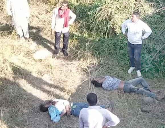अनियंत्रित होकर खाई में गिरी बाइक, तीन युवकों की मौत