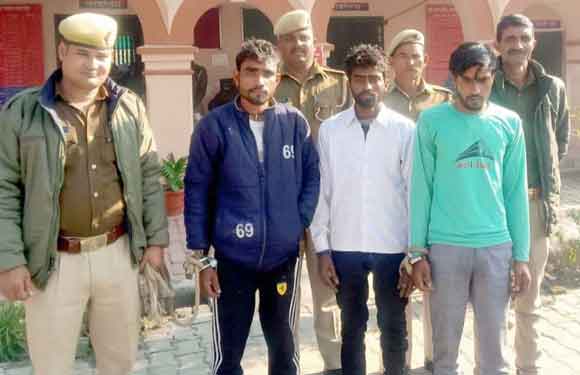 पुलिस ने दबोचे तीन नशा तस्कर
