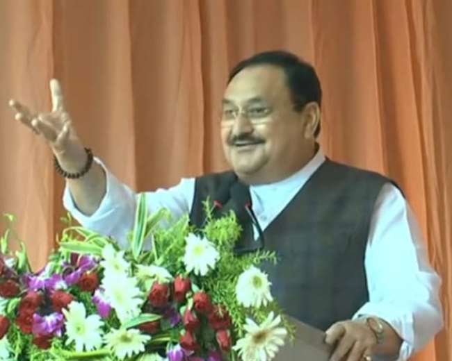 जेपी नड्डा का विपक्षियों पर तंज, बोले- कांग्रेस तो एक परिवार की आरती और घंटी बजाओ वाली पार्टी