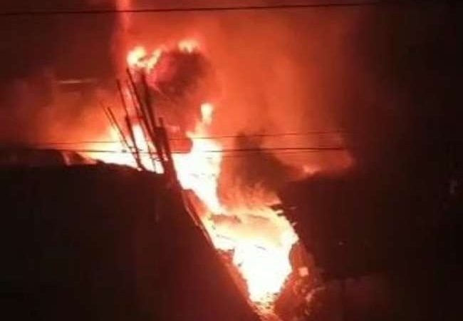 यमुनानगर में कबाड़ गोदाम में लगी भीषण आग, पिता और 3 बच्‍चों की मौत, महिला झुलसी