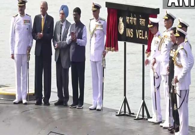 INS Vela के सामने दुश्‍मन होंगे पस्‍त, समुद्र में उतरी स्‍कार्पियन क्‍लास की सबमरीन, भारतीय नौसेना को सौंपी