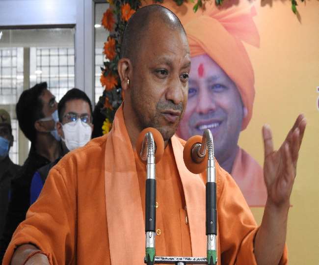 सीएम योगी आद‍ित्‍यनाथ ने सपा-बसपा पर कसा तंज, कहा- पहिये लगे होते तो मेडिकल कालेज भी बेच देते